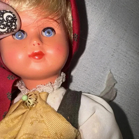 Vintage Rosetta Girl Doll Amsterdam, Holland 10-11" Blonde hair, blue eyes blink - Picture 2 of 9